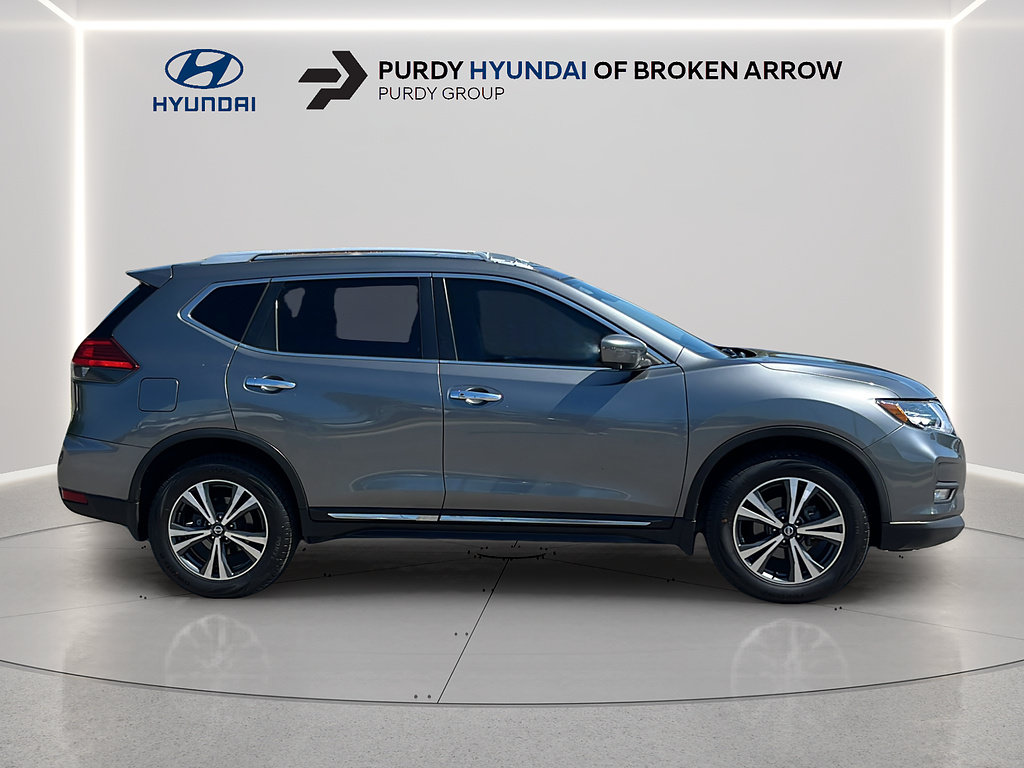 Used 2017 Nissan Rogue SL w/ SL Premium Package AWD/4WD image 4