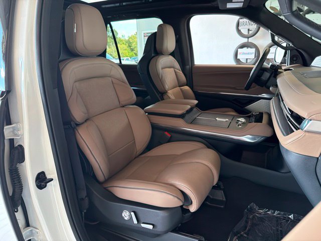 New 2027 Lincoln Navigator L Black Label AWD/4WD image 20