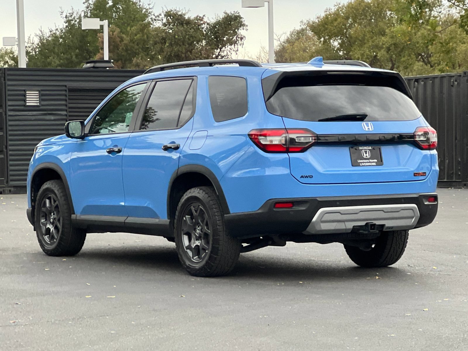 Used 2025 Honda Pilot TrailSport image 4