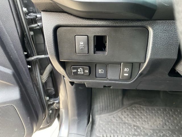 Used 2020 Toyota Tacoma SR image 11