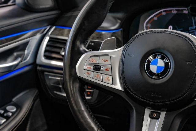Used 2020 BMW 750i xDrive w/ Executive Package AWD/4WD image 25