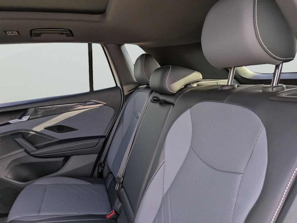 New 2026 Volkswagen Tiguan SE R-Line FWD image 13