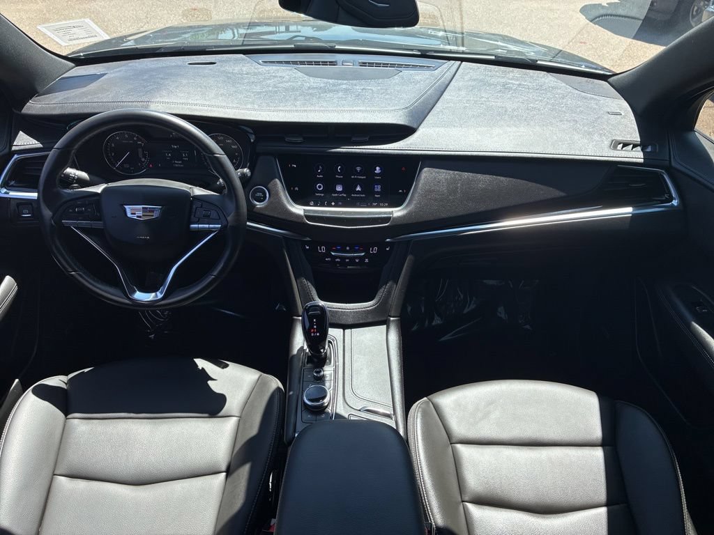Used 2024 Cadillac XT6 Luxury FWD image 14