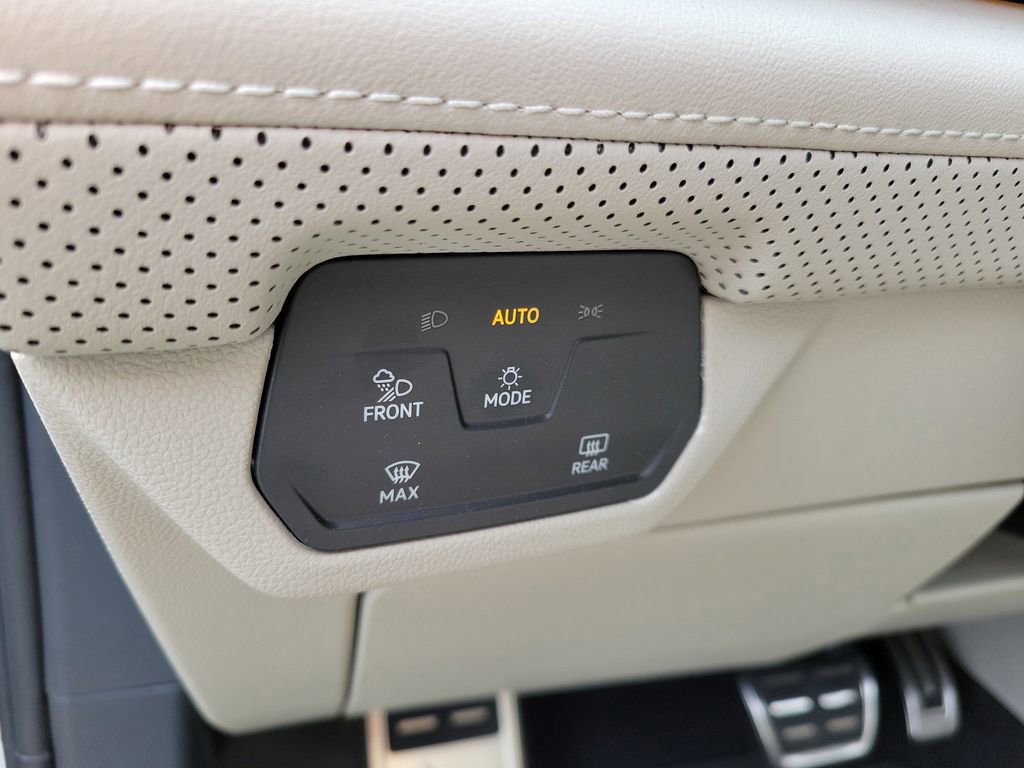 Used 2024 Volkswagen Atlas SEL Premium R-Line AWD/4WD image 28