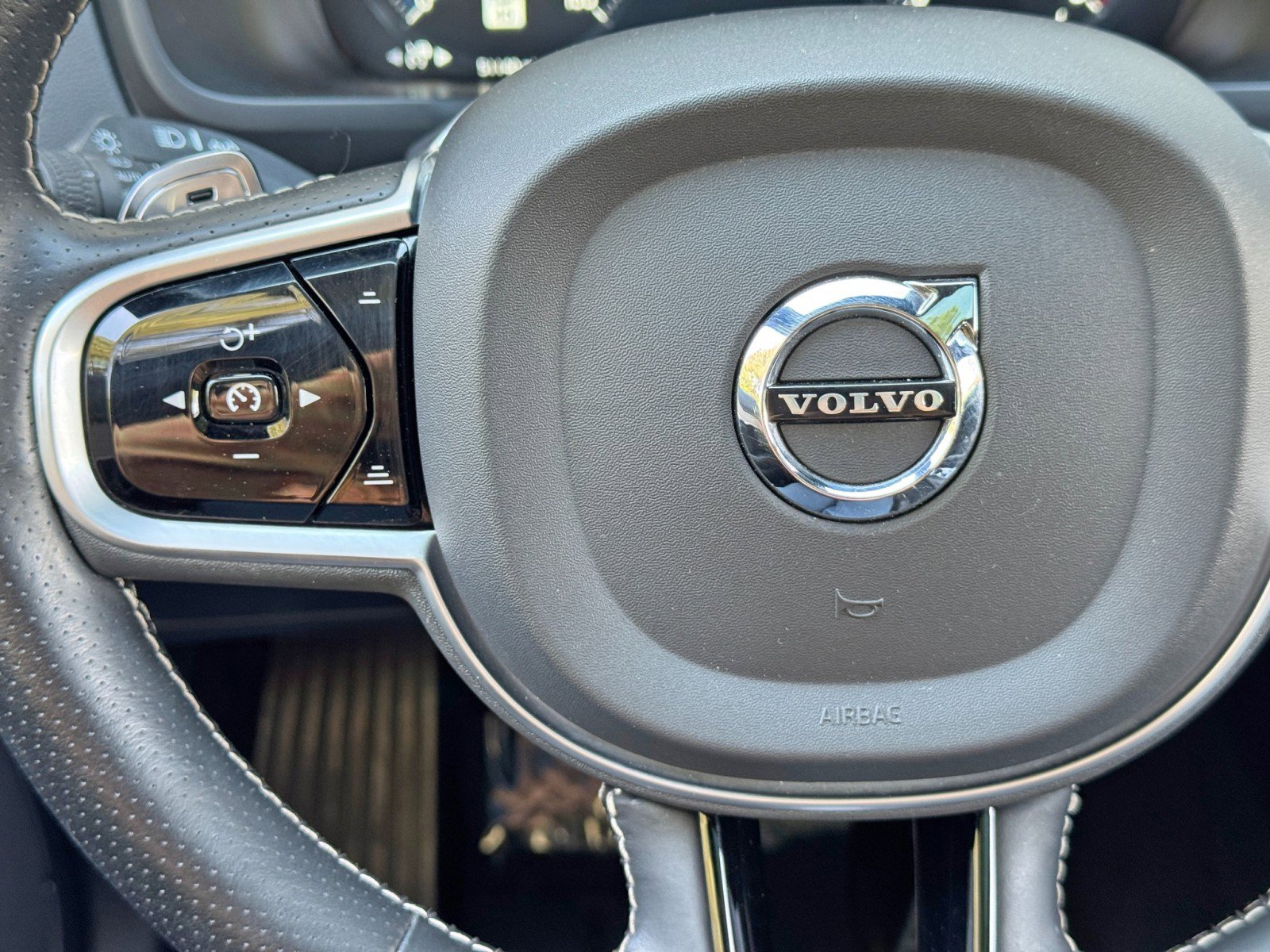 Used 2019 Volvo XC90 T6 R-Design w/ Protection Package Premier image 21