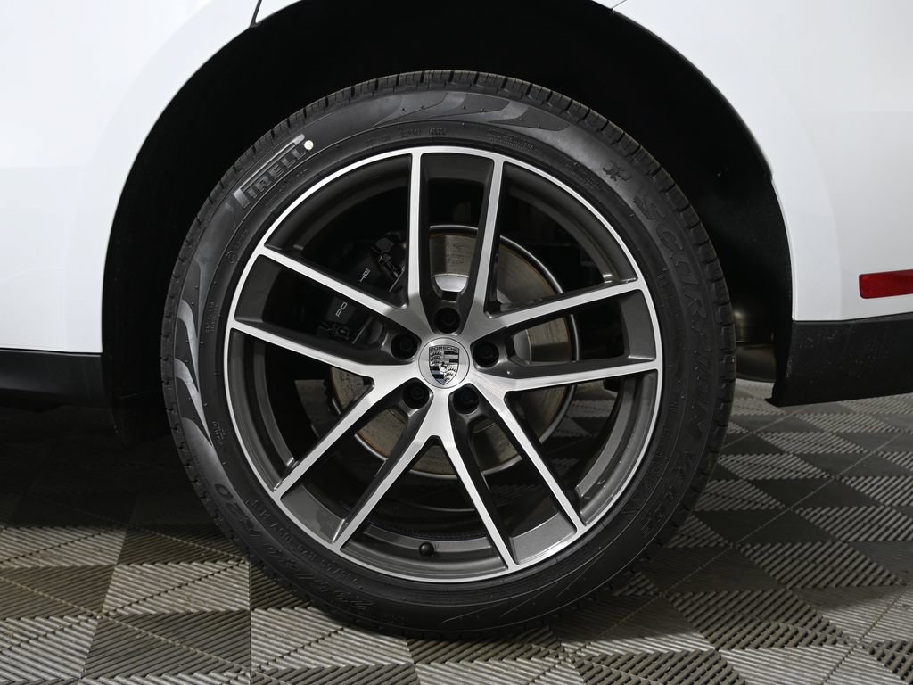 Used 2026 Porsche Macan AWD/4WD image 12