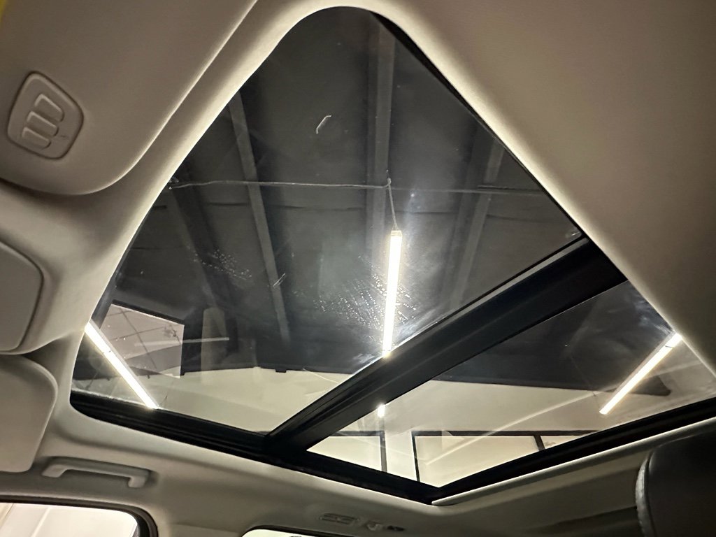 Used 2025 Ford Expedition Platinum image 41