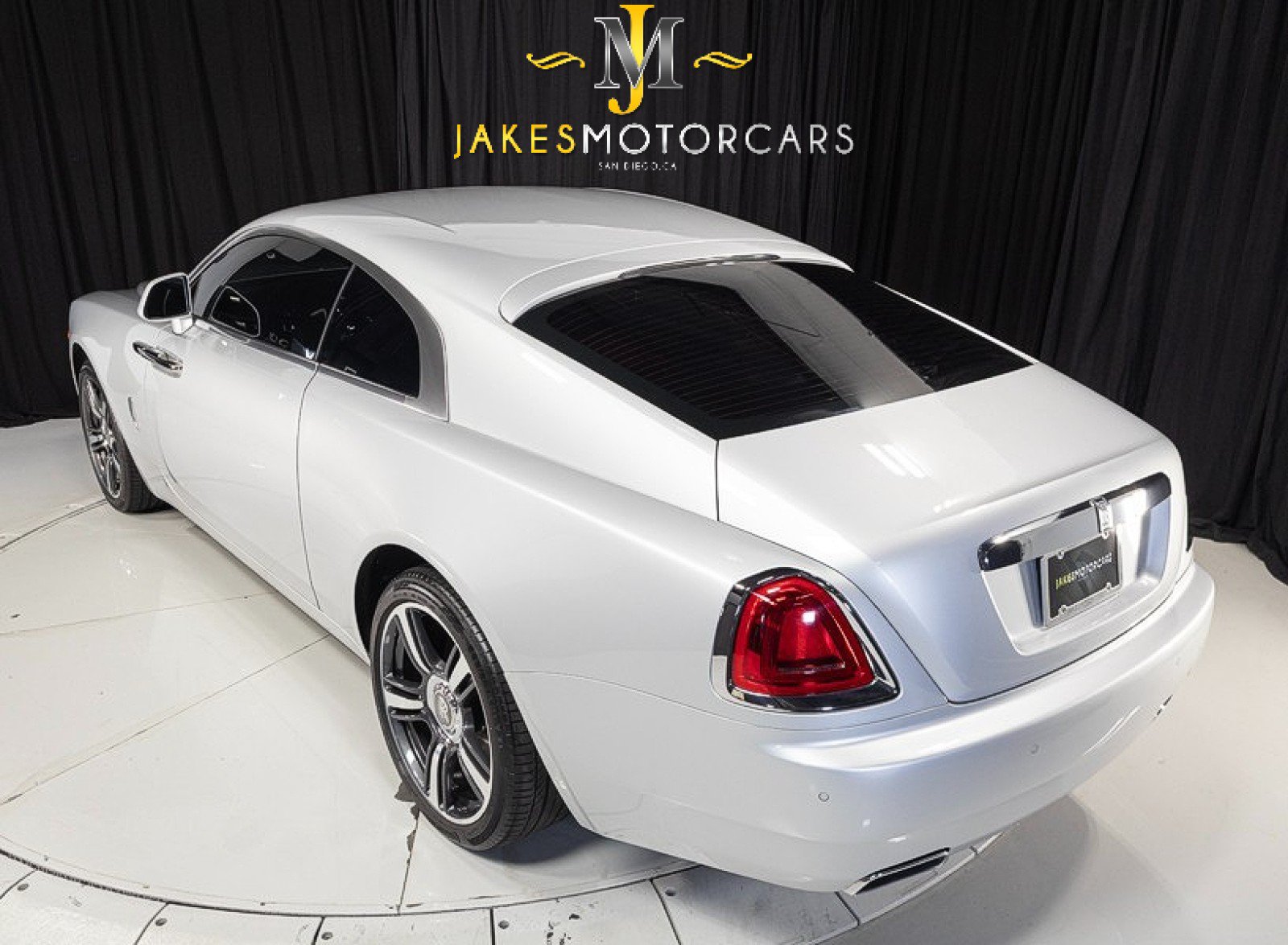 Used 2016 Rolls-Royce Wraith RWD image 8