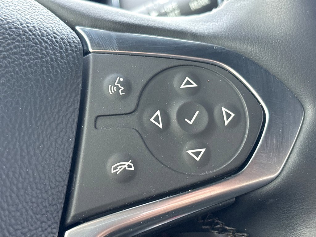 Used 2023 Chevrolet Traverse RS image 20