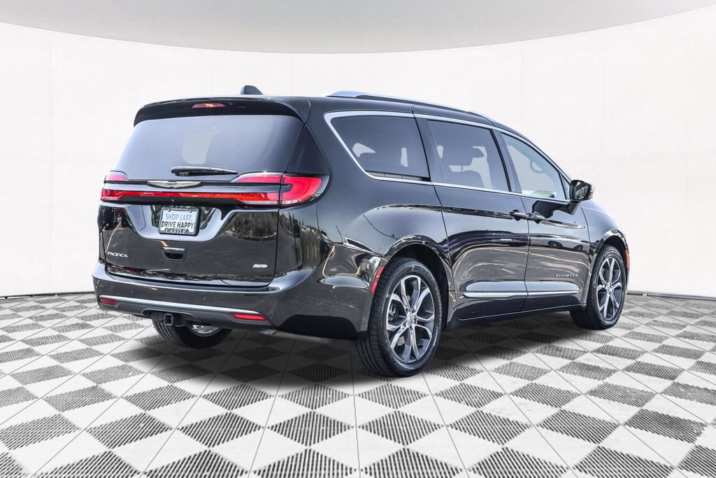 Used 2022 Chrysler Pacifica Pinnacle AWD/4WD image 14
