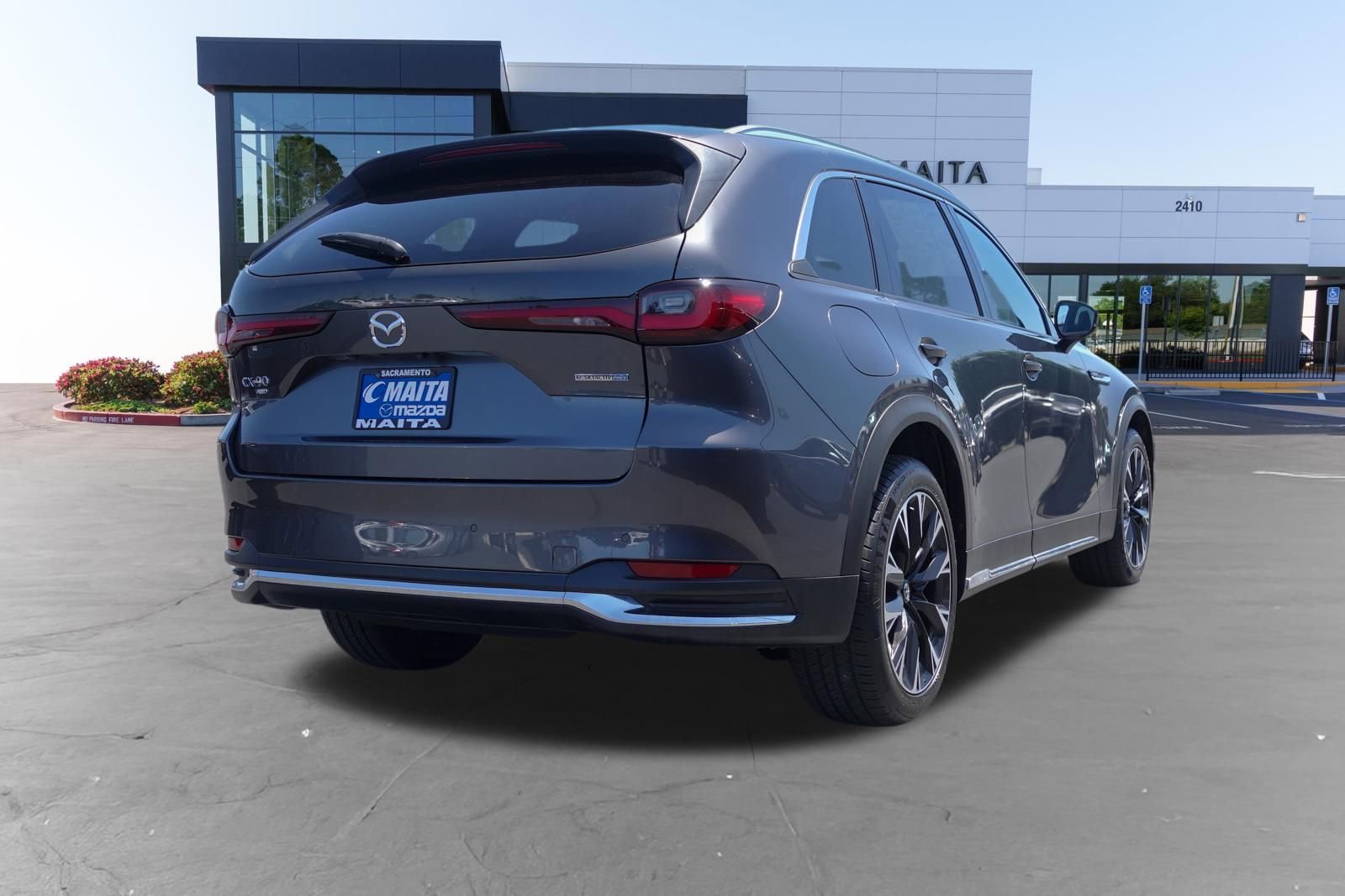 Certified 2024 MAZDA CX-90 Plug-In Hybrid w/ Premium Pkg AWD/4WD image 4