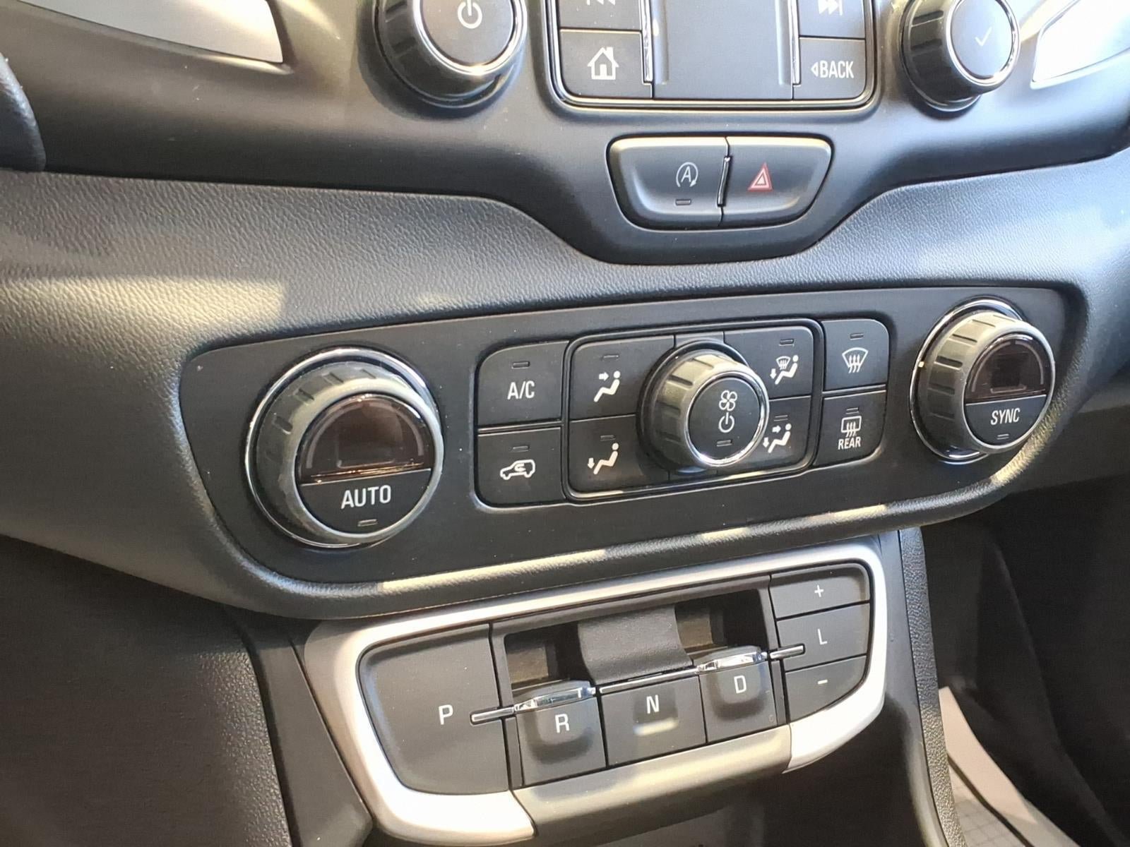 Used 2023 GMC Terrain SLT AWD/4WD image 26