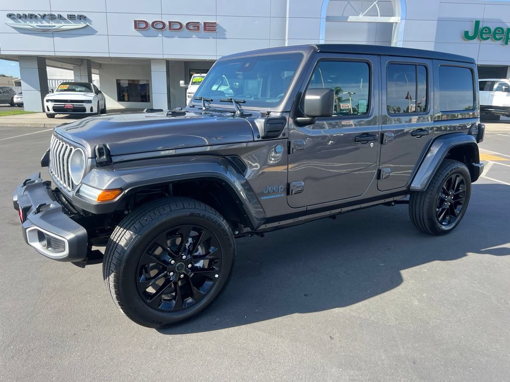 Used 2025 Jeep Wrangler Unlimited Sahara w/ Safety Group