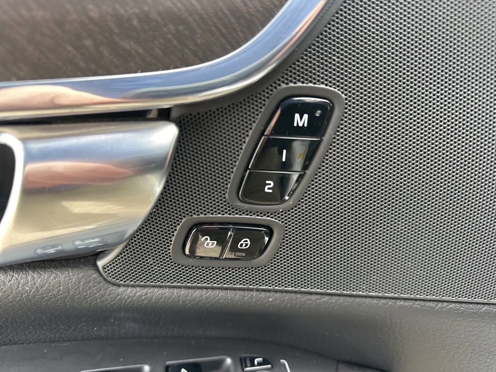 Used 2018 Volvo V90 T5 Cross Country w/ Convenience Package image 15