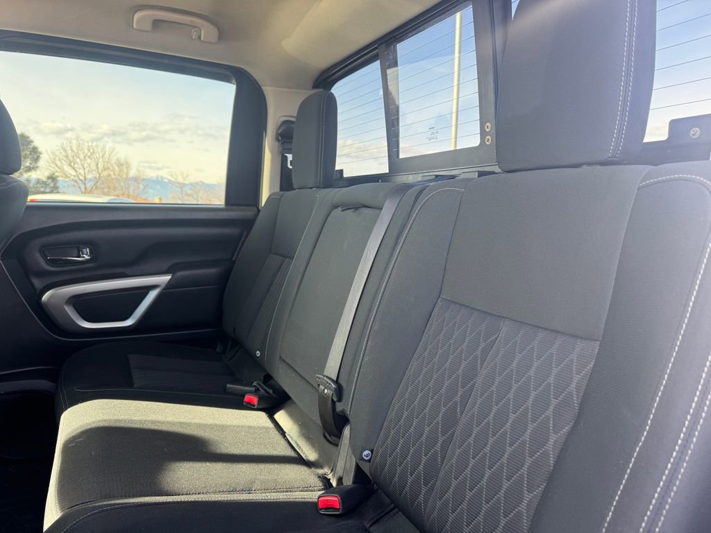 Used 2019 Nissan Titan SV w/ SV Convenience Package image 8