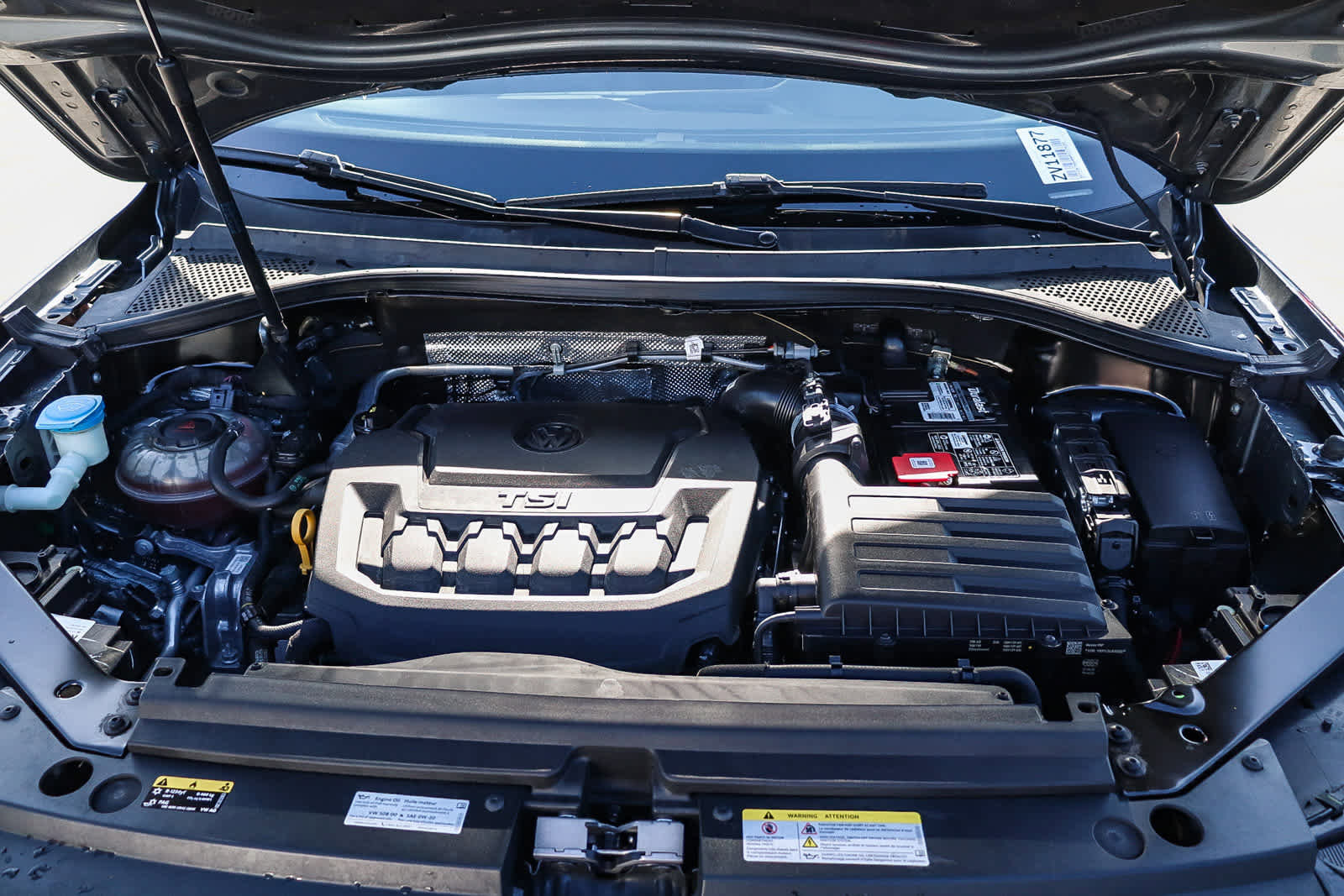 Used 2022 Volkswagen Tiguan SE R-Line image 26