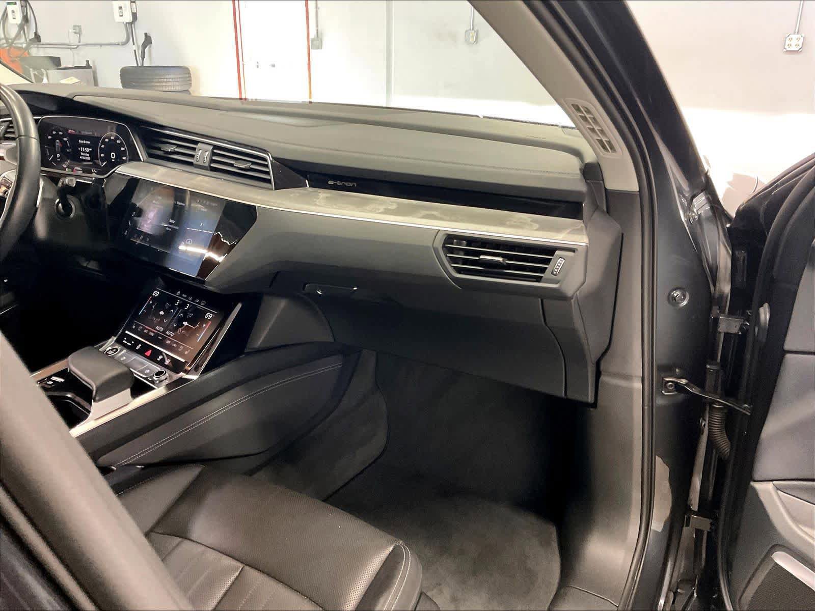Certified 2024 Audi Q8 e-tron Premium Plus AWD/4WD image 17