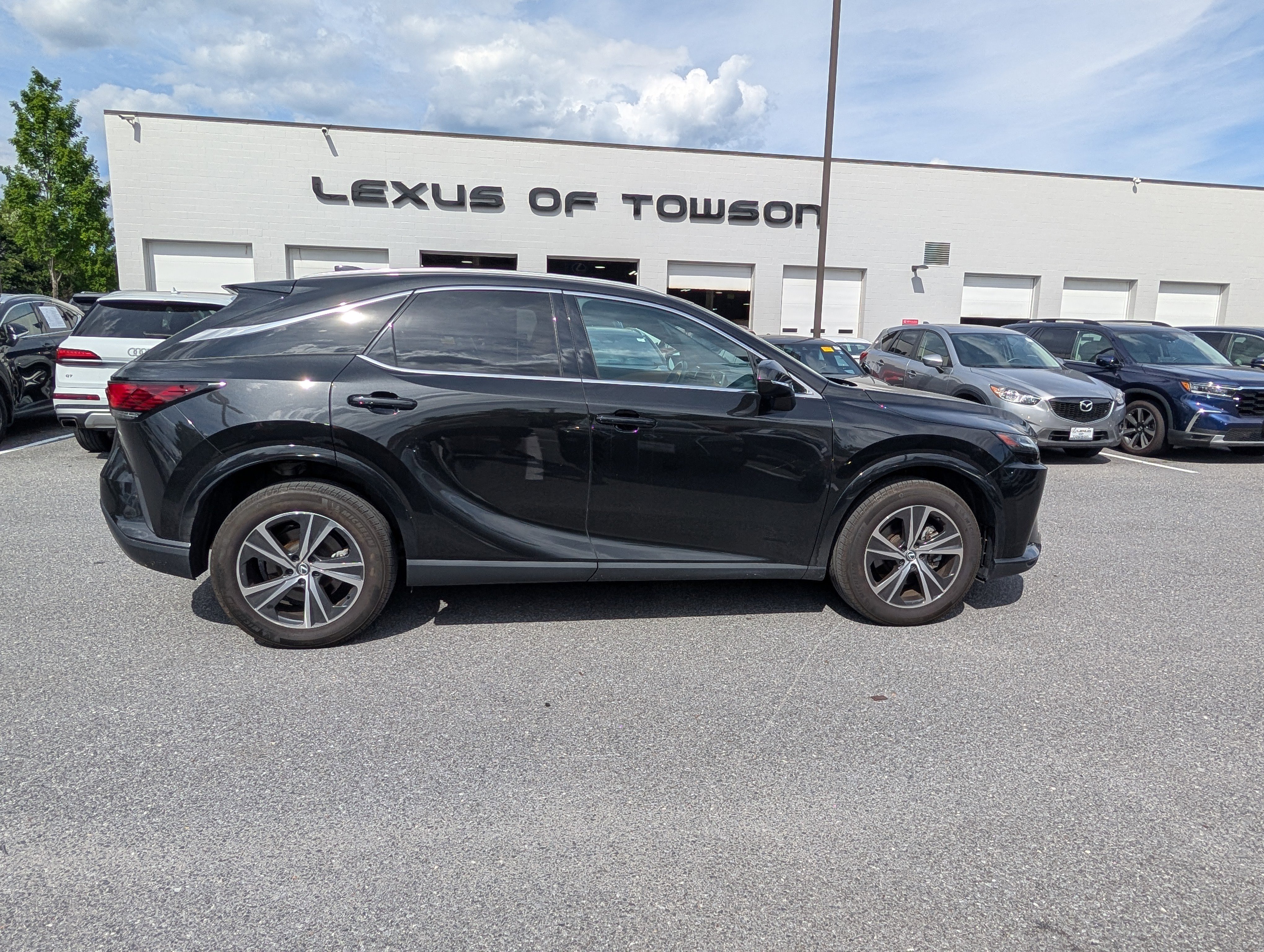 Used 2023 Lexus RX 350h w/ Accessory Package (2T) AWD/4WD image 2