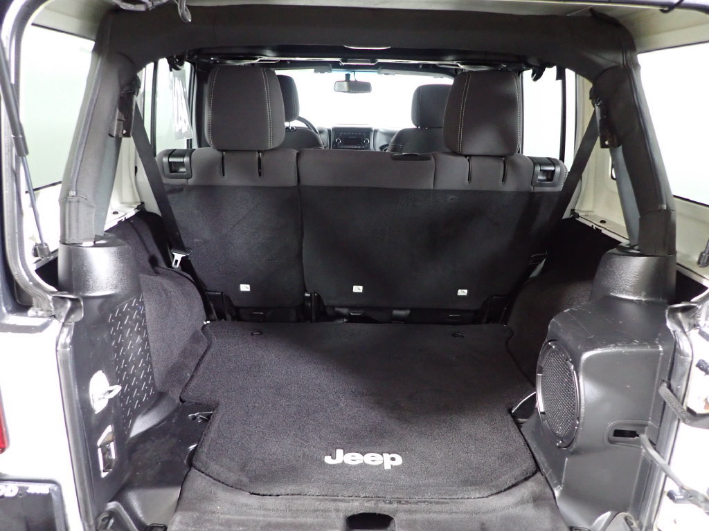 Used 2013 Jeep Wrangler Unlimited Sahara w/ Dual Top Group AWD/4WD image 13