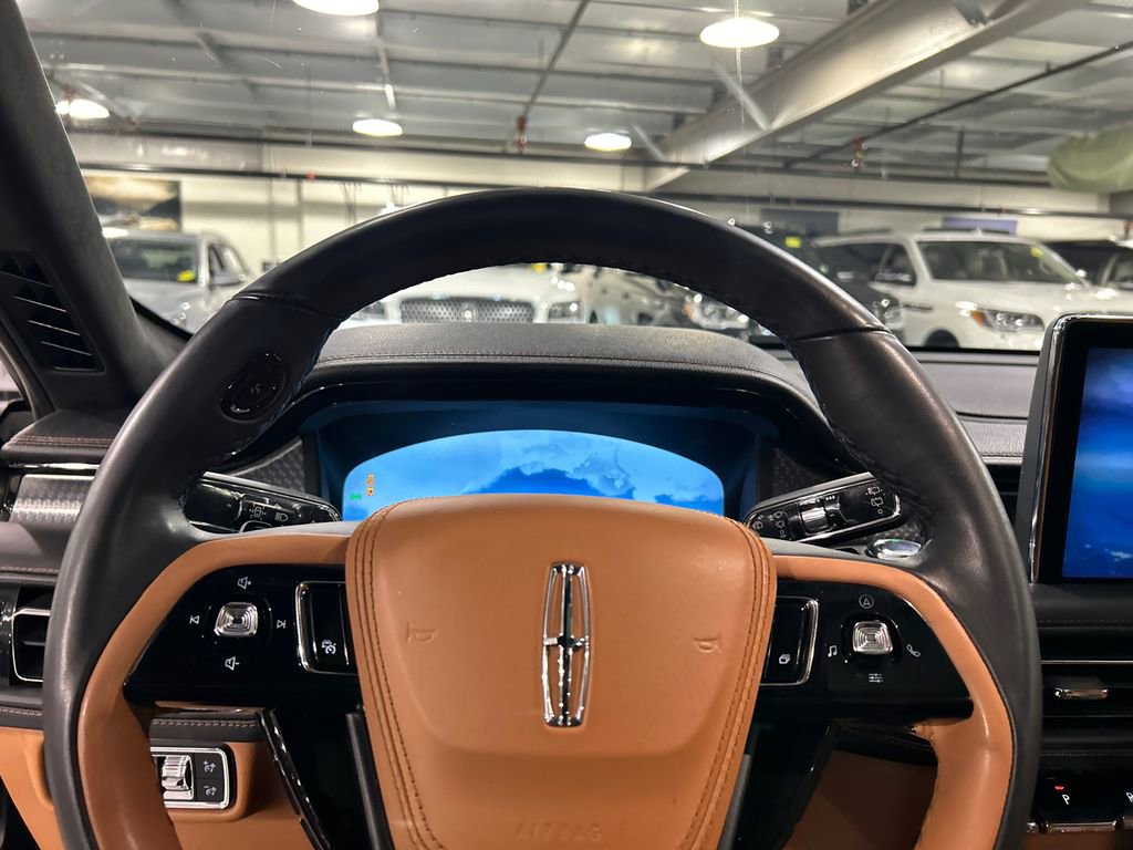 Used 2023 Lincoln Aviator Black Label w/ Dynamic Handling Package AWD/4WD image 11