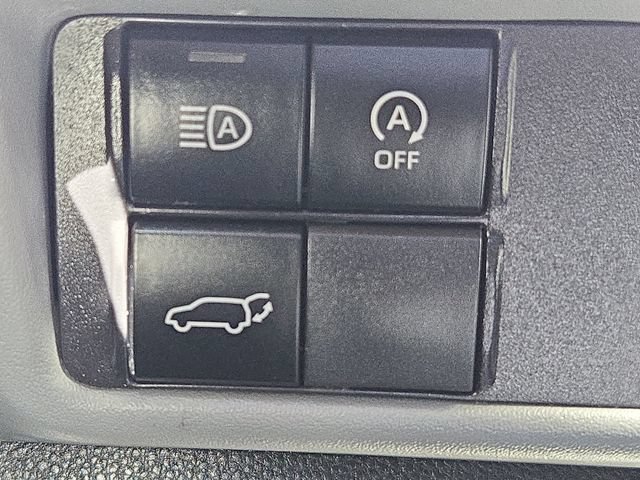 Used 2023 Toyota Highlander XLE FWD image 24