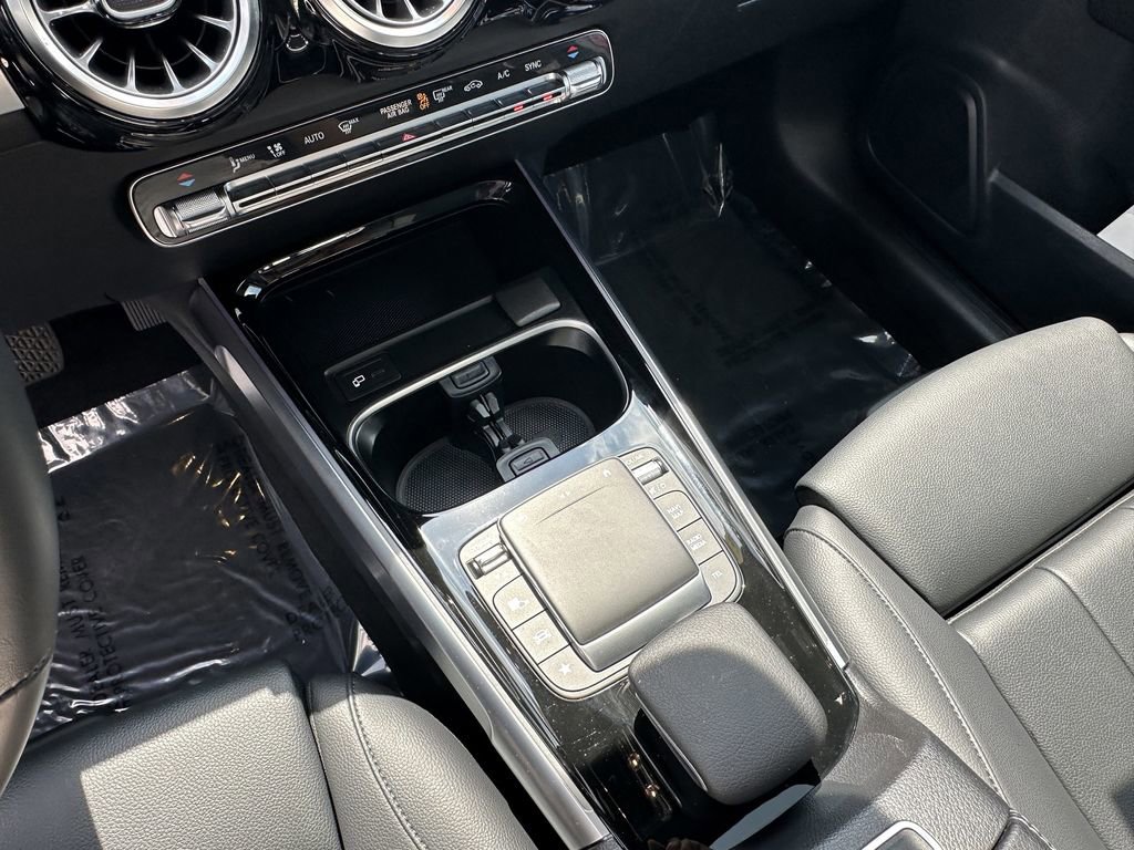Certified 2022 Mercedes-Benz GLB 250 4MATIC image 33
