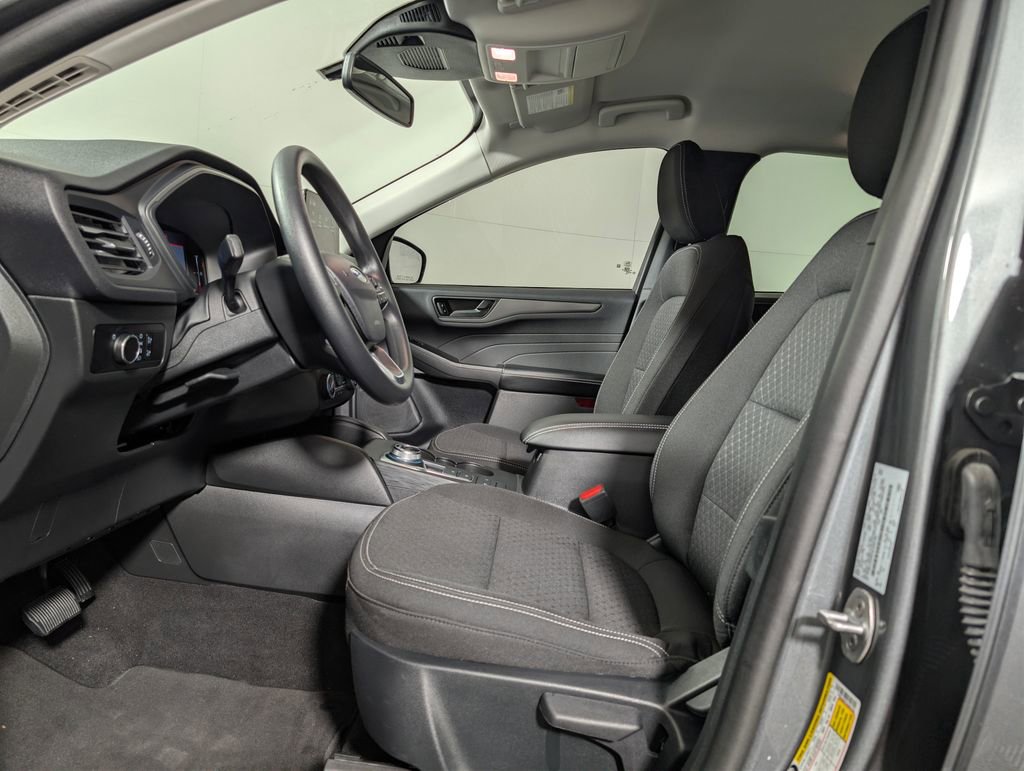 Certified 2025 Ford Escape Active FWD image 11