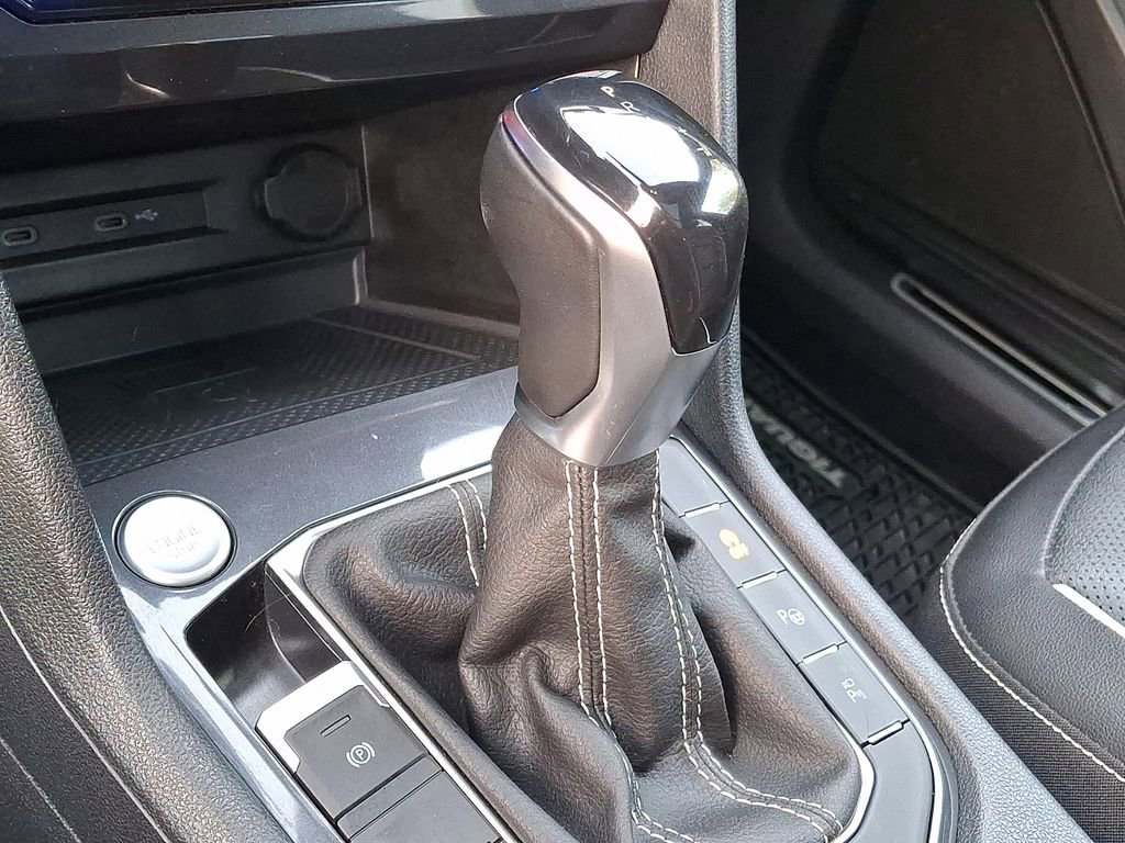 Used 2022 Volkswagen Tiguan SEL R-Line AWD/4WD image 12