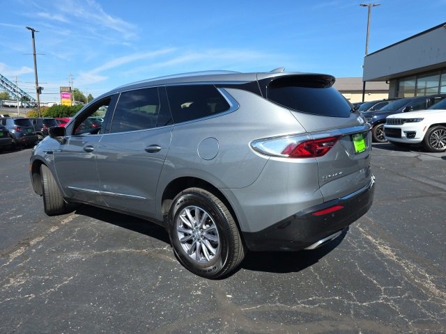 Used 2024 Buick Enclave Premium image 4