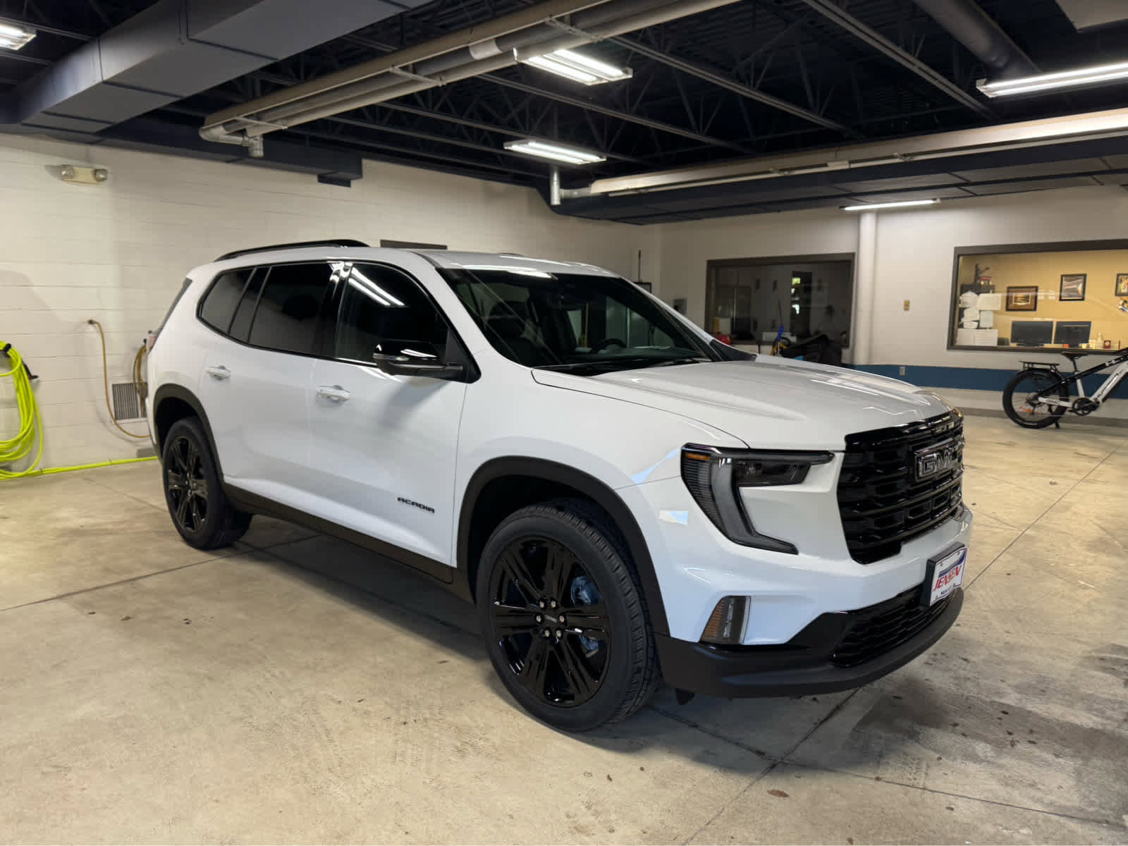 New 2026 GMC Acadia Elevation image 3