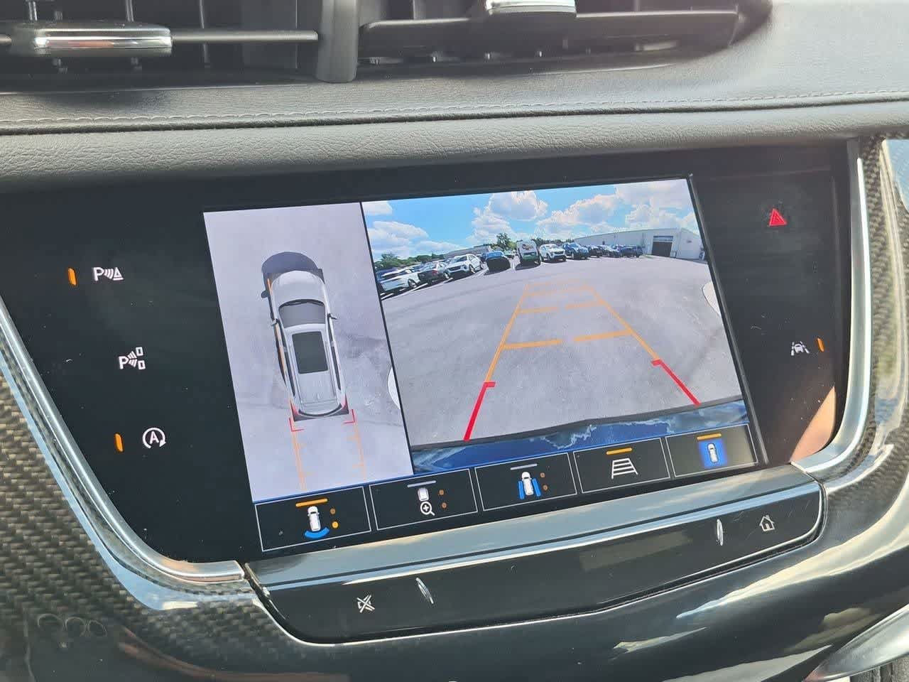 Used 2024 Cadillac XT6 Sport w/ Technology Package AWD/4WD image 31