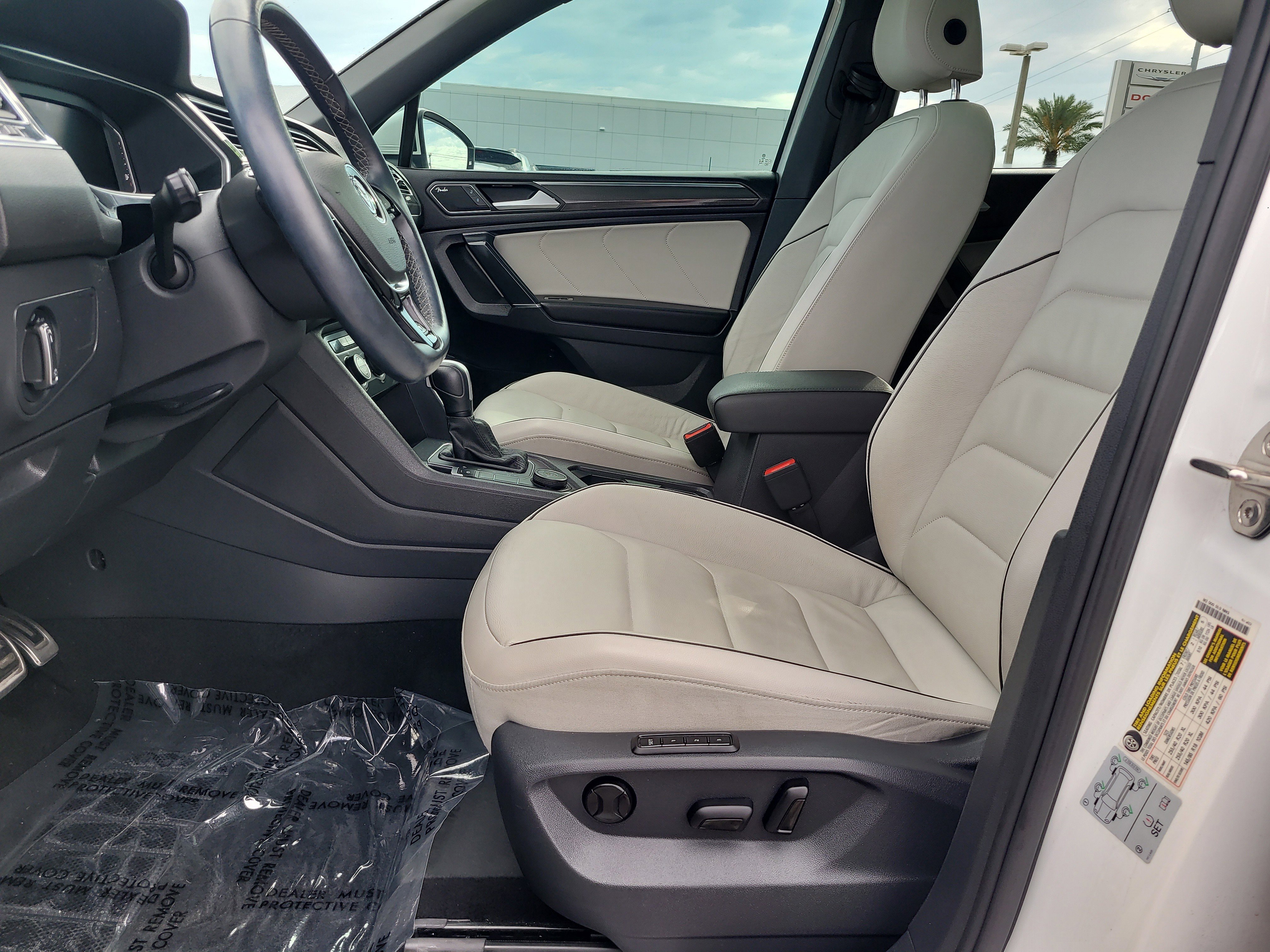 Used 2020 Volkswagen Tiguan SEL Premium R-Line w/ 3rd Row Seat Package AWD/4WD image 17