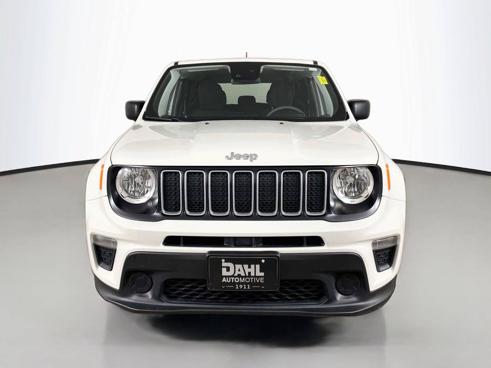 Used 2023 Jeep Renegade Latitude AWD/4WD image 3