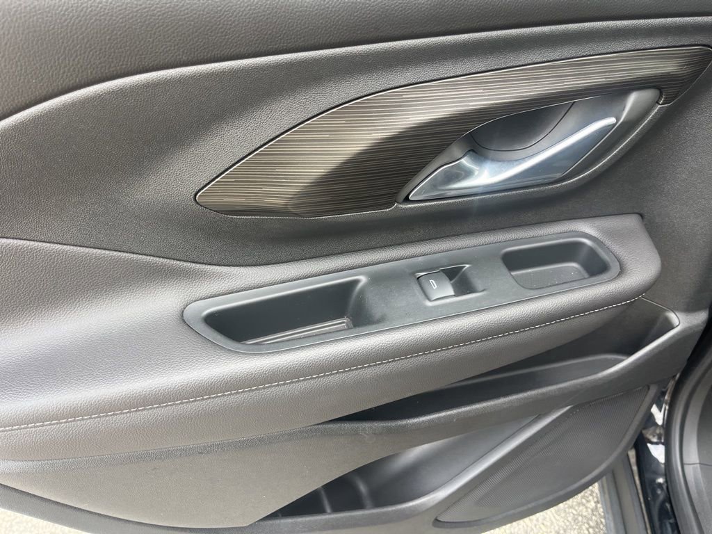 Used 2022 GMC Terrain SLT image 28