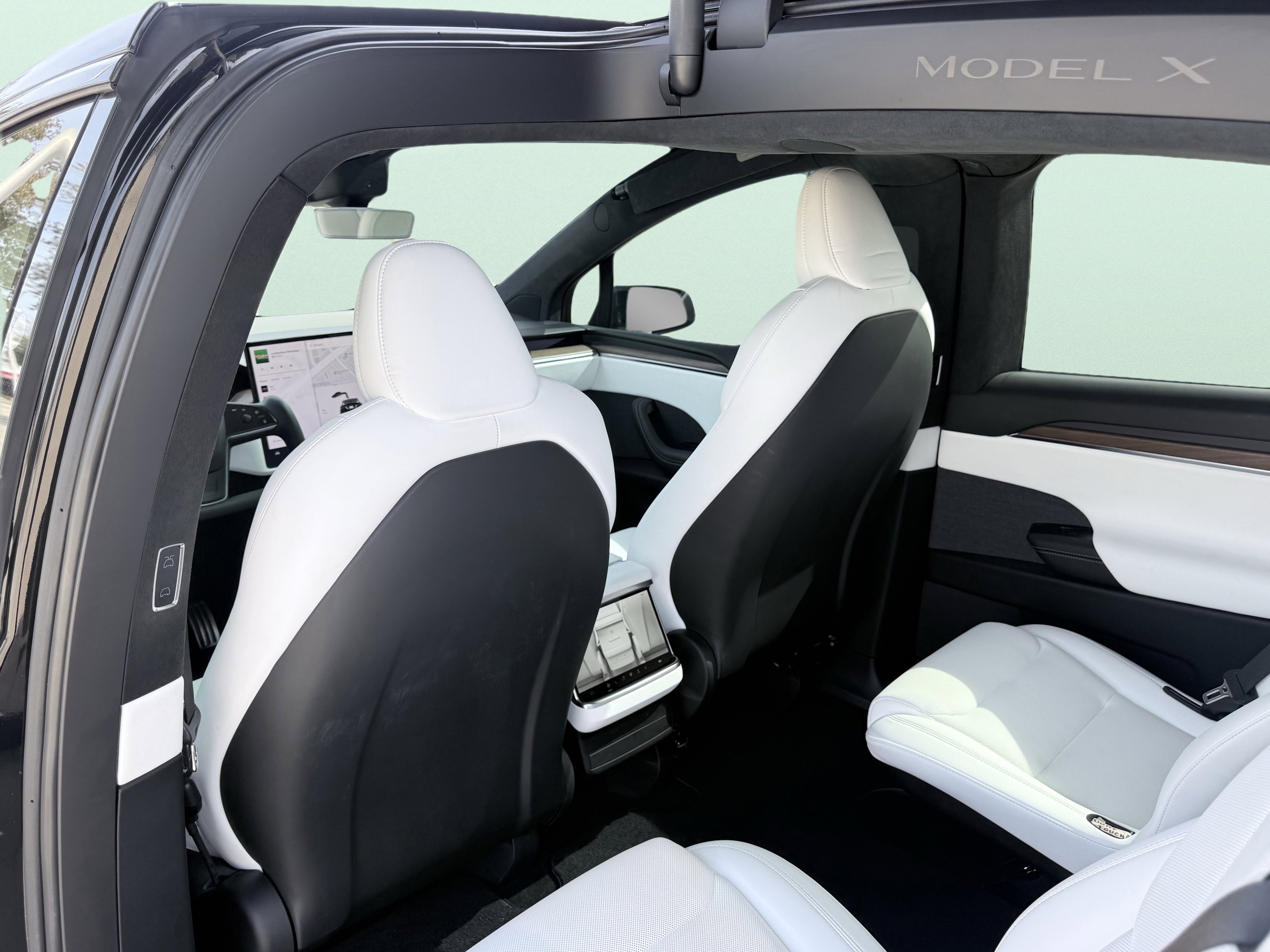 Used 2023 Tesla Model X image 29