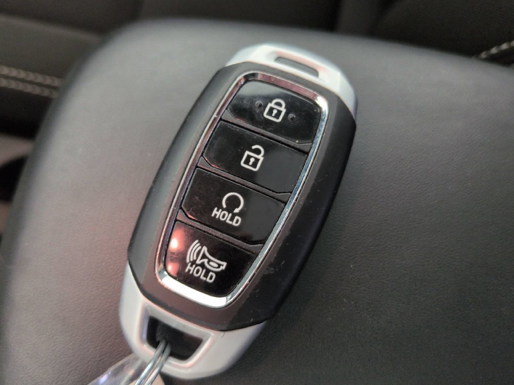 Used 2024 Hyundai Venue SEL FWD image 46