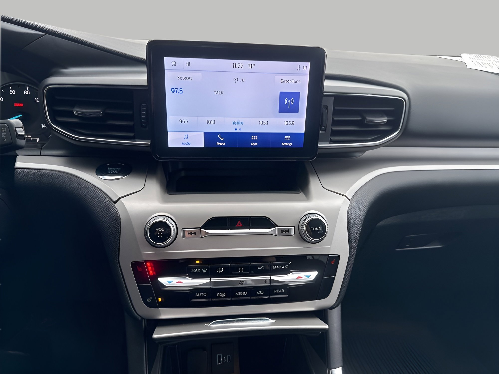 Used 2023 Ford Explorer XLT w/ Equipment Group 202A image 38