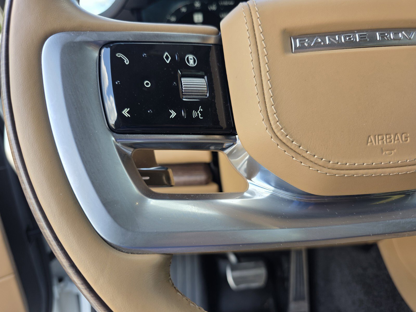 Used 2024 Land Rover Range Rover Long Wheelbase SE image 21