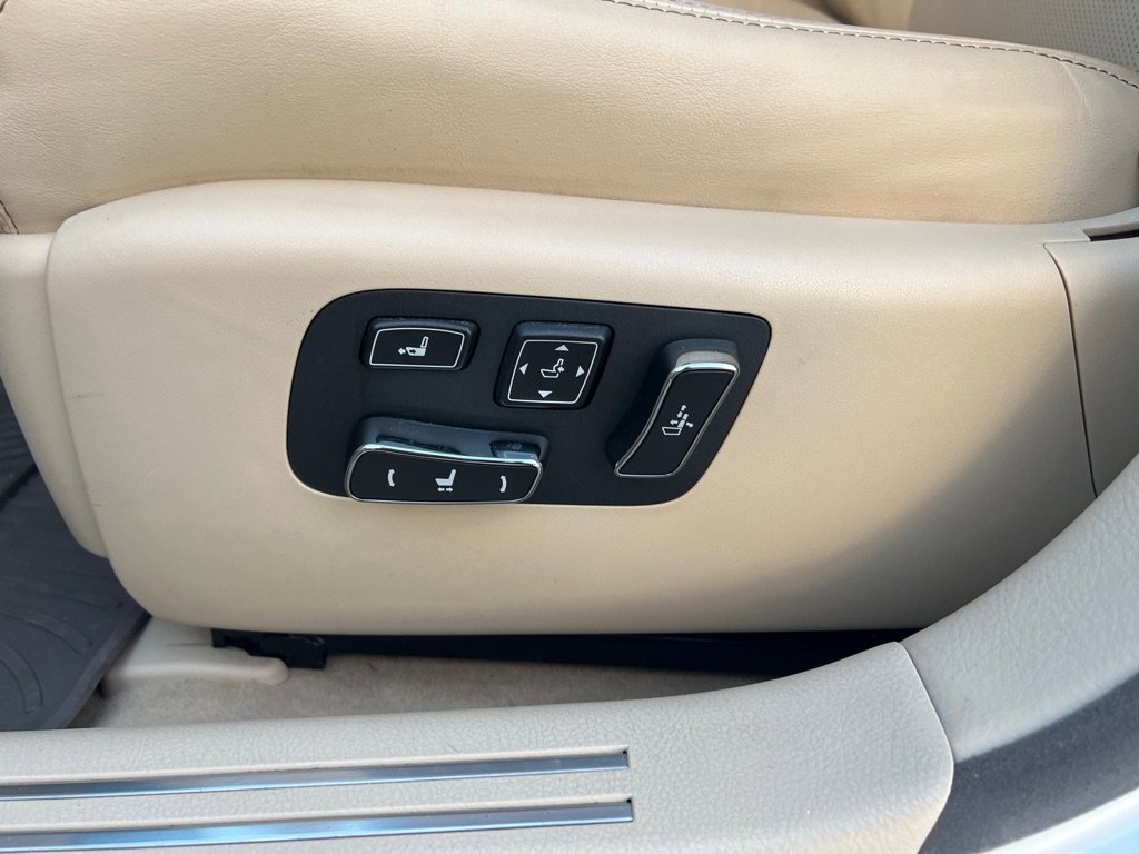 Used 2015 Lexus LS 460 image 37