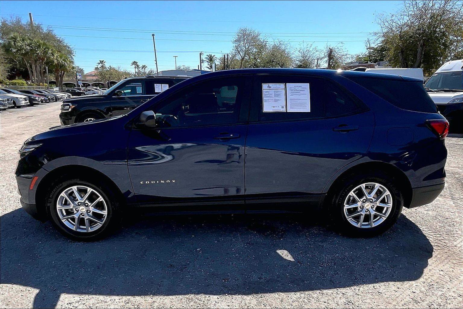 Used 2022 Chevrolet Equinox LS w/ Driver Confidence II Package image 29