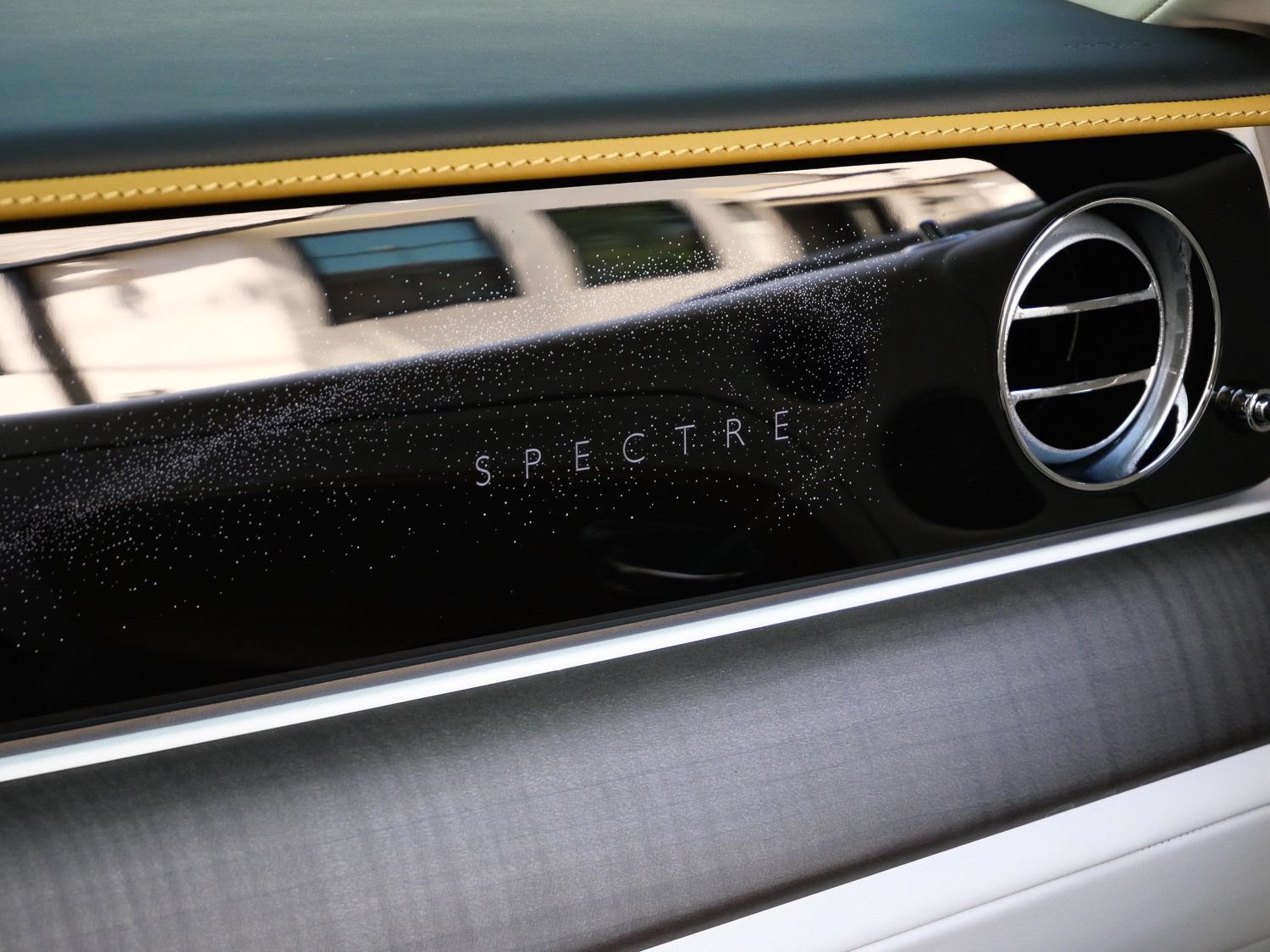 Certified 2024 Rolls-Royce Spectre w/ Spectre Launch Package AWD/4WD image 19