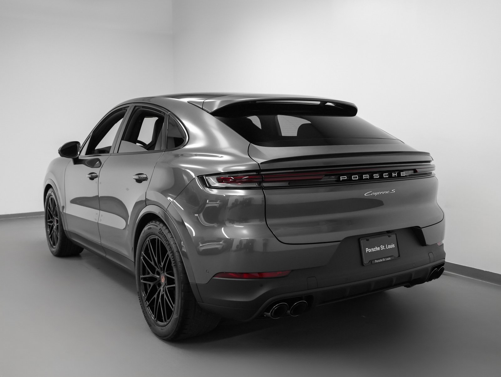 New 2026 Porsche Cayenne S image 3