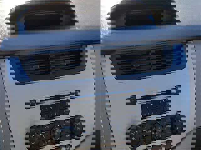 Used 2010 Ford Focus SE image 24