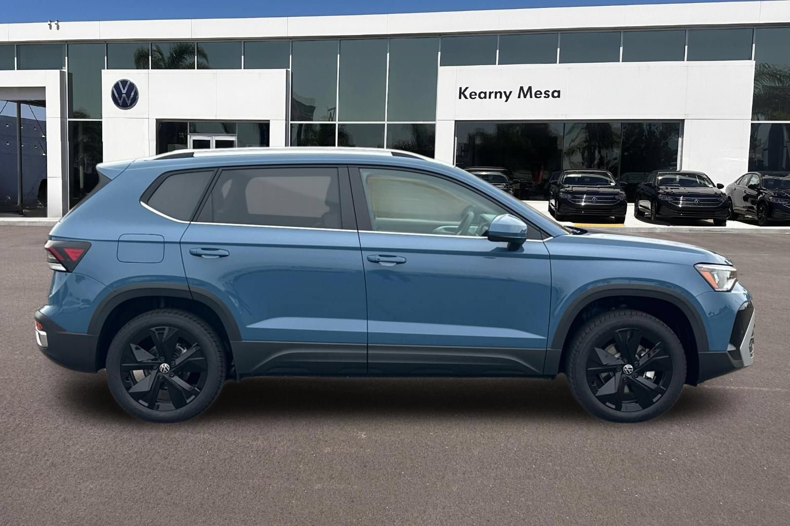 New 2026 Volkswagen Taos SE FWD image 3
