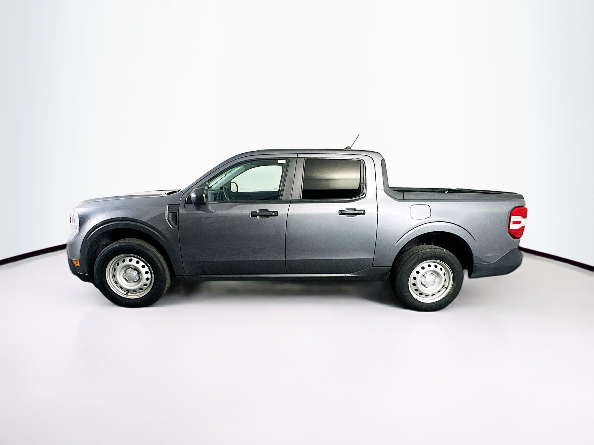 Used 2022 Ford Maverick XL FWD image 4