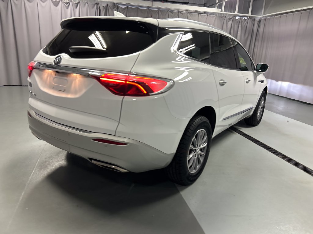 Used 2023 Buick Enclave Essence FWD image 7