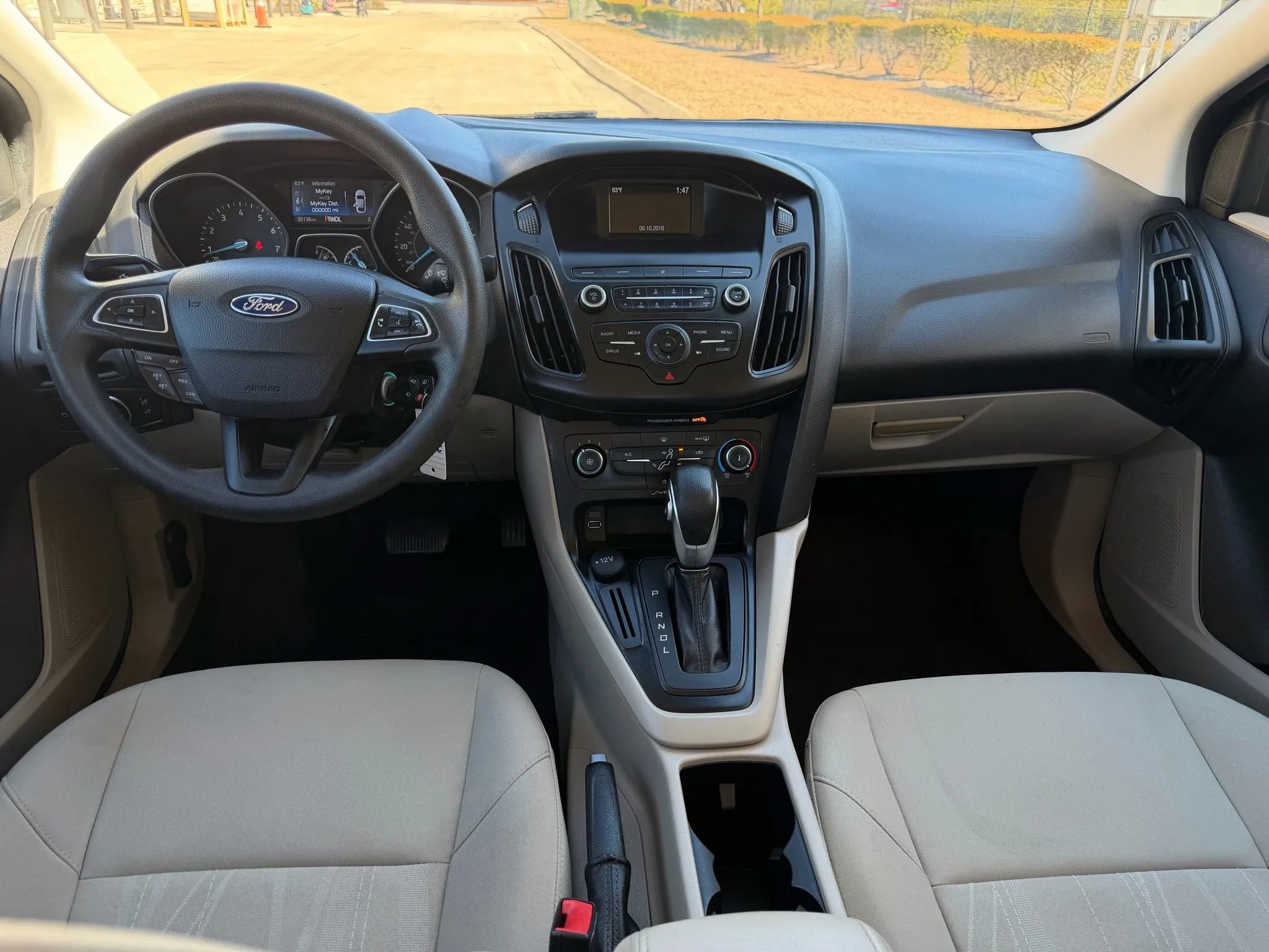 Used 2018 Ford Focus SE FWD image 9