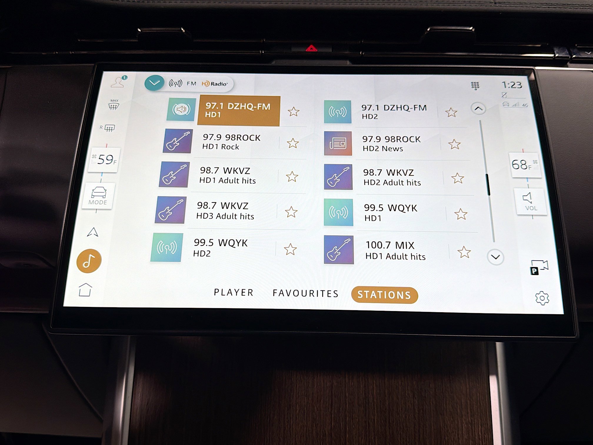 Used 2025 Land Rover Range Rover Long Wheelbase SE image 30