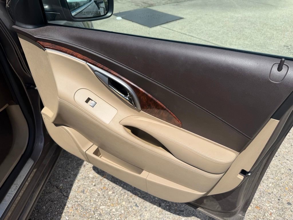 Used 2011 Buick LaCrosse CXL FWD image 17