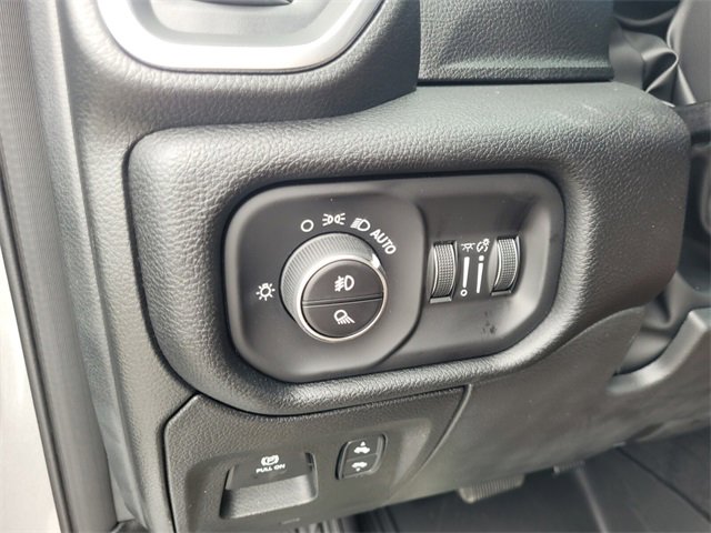 New 2026 RAM 1500 4x4 Crew Cab image 25